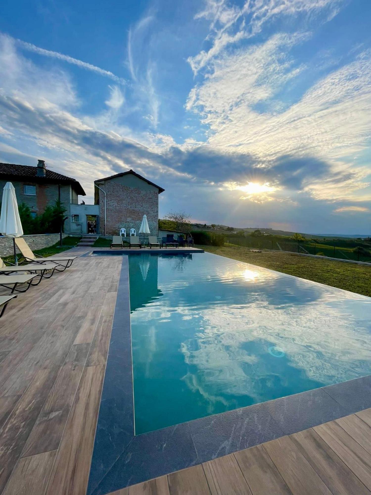 Villa Barbero Alba Langhe Mango Exterior photo